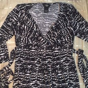 Beautiful black and white COMO dress